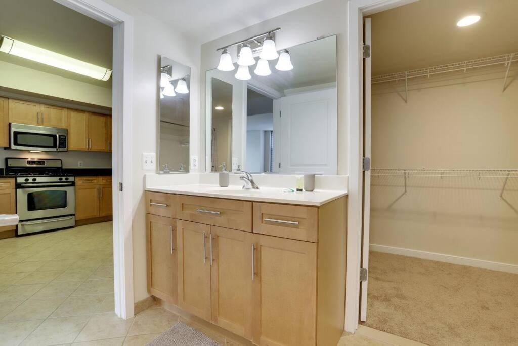 Fantastic 2 Bedroom Condo At Pentagon City Arlington Eksteriør bilde